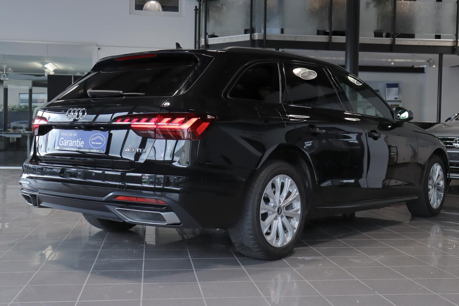 Audi A4 Avant 2.0 TDI S tronic advanced - Samsaru's Car Outlet