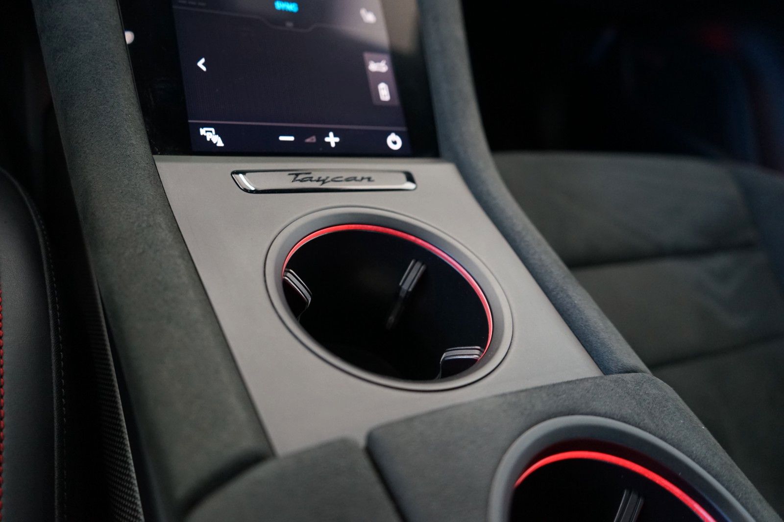 Porsche Taycan GTS BLACK/PANO/P-DISPLAY/MATRIX/360°/21z