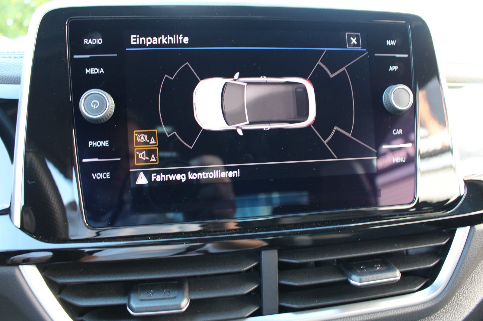 Volkswagen T-Roc 1.5 TSI DSG R-Line - Samsaru's Car Outlet