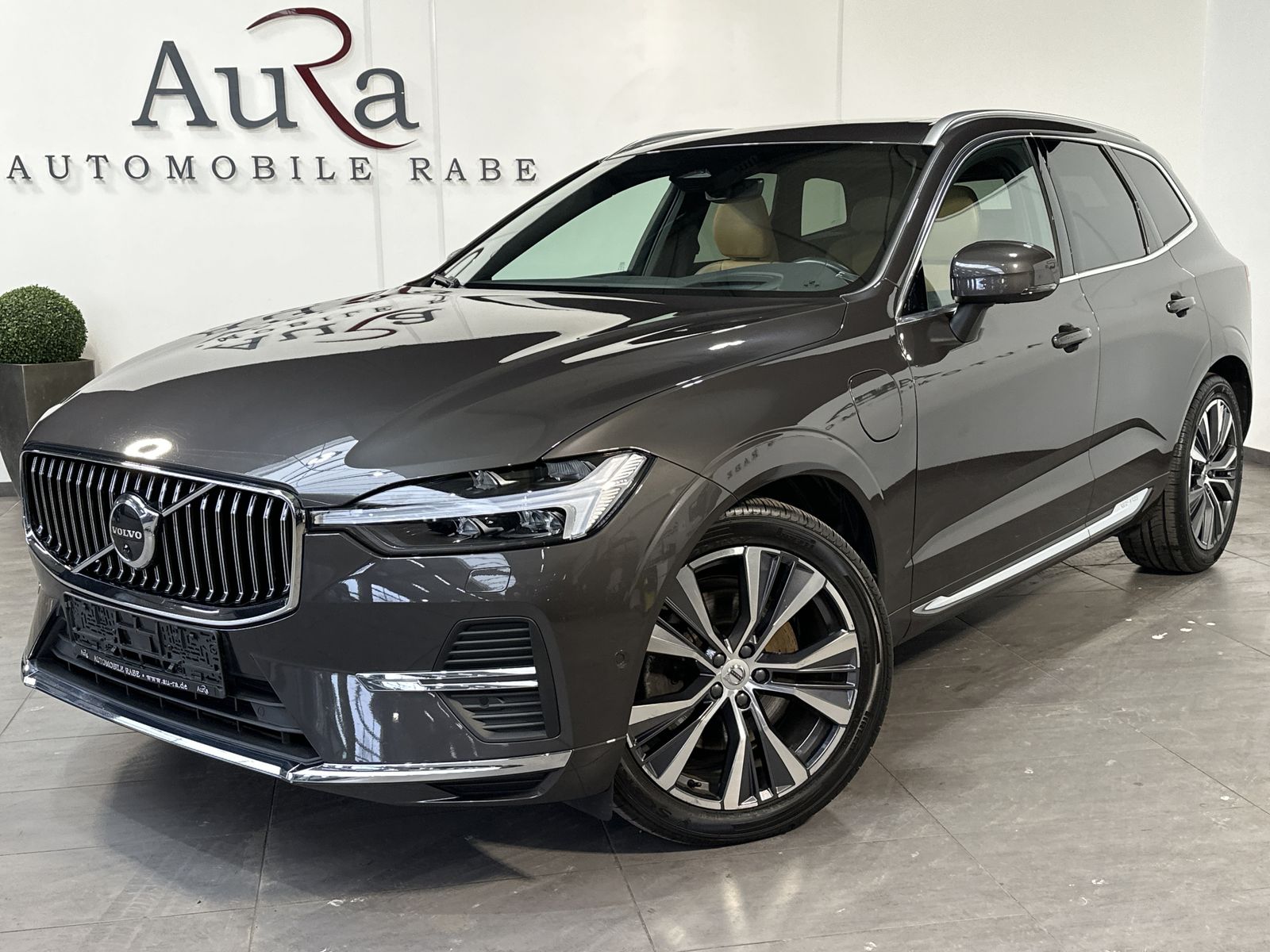 Volvo XC60 T6 AWD Plus Dark PANO+360°+VCOCK+AHK+20ZOLL