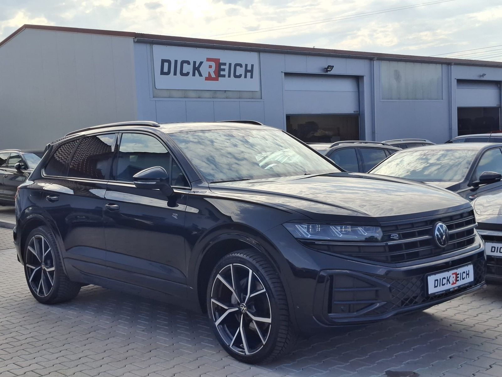 Volkswagen Touareg 3.0TDI 4M R-Line VOLL Black 22" UPE 114T