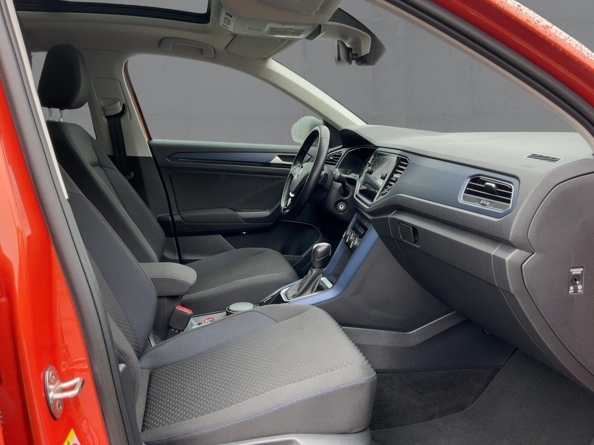 Volkswagen T-Roc 1.5TSI DSG UNITED - Samsaru's Car Outlet