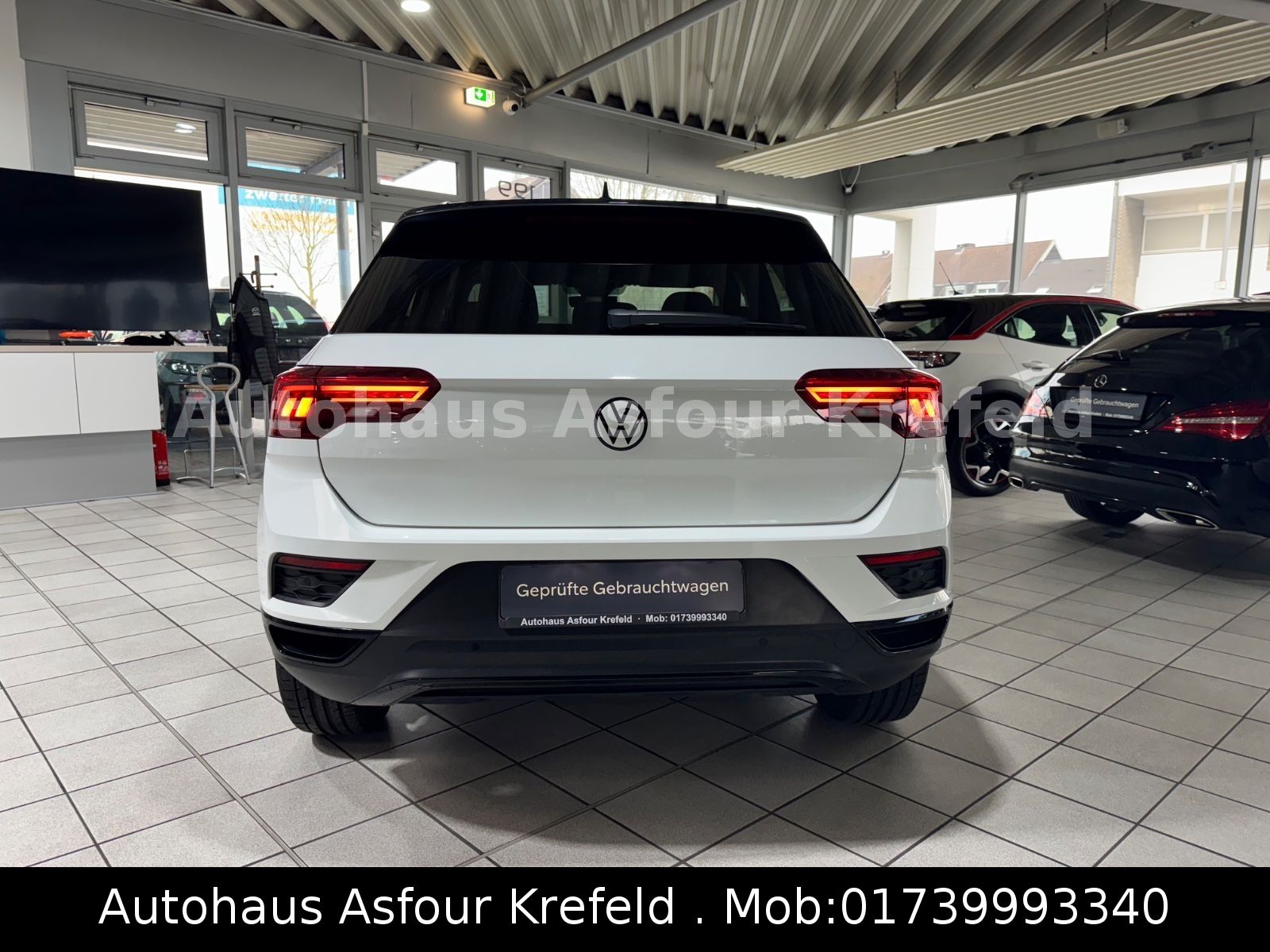 Volkswagen T-Roc Sport Black - Samsaru's Car Outlet