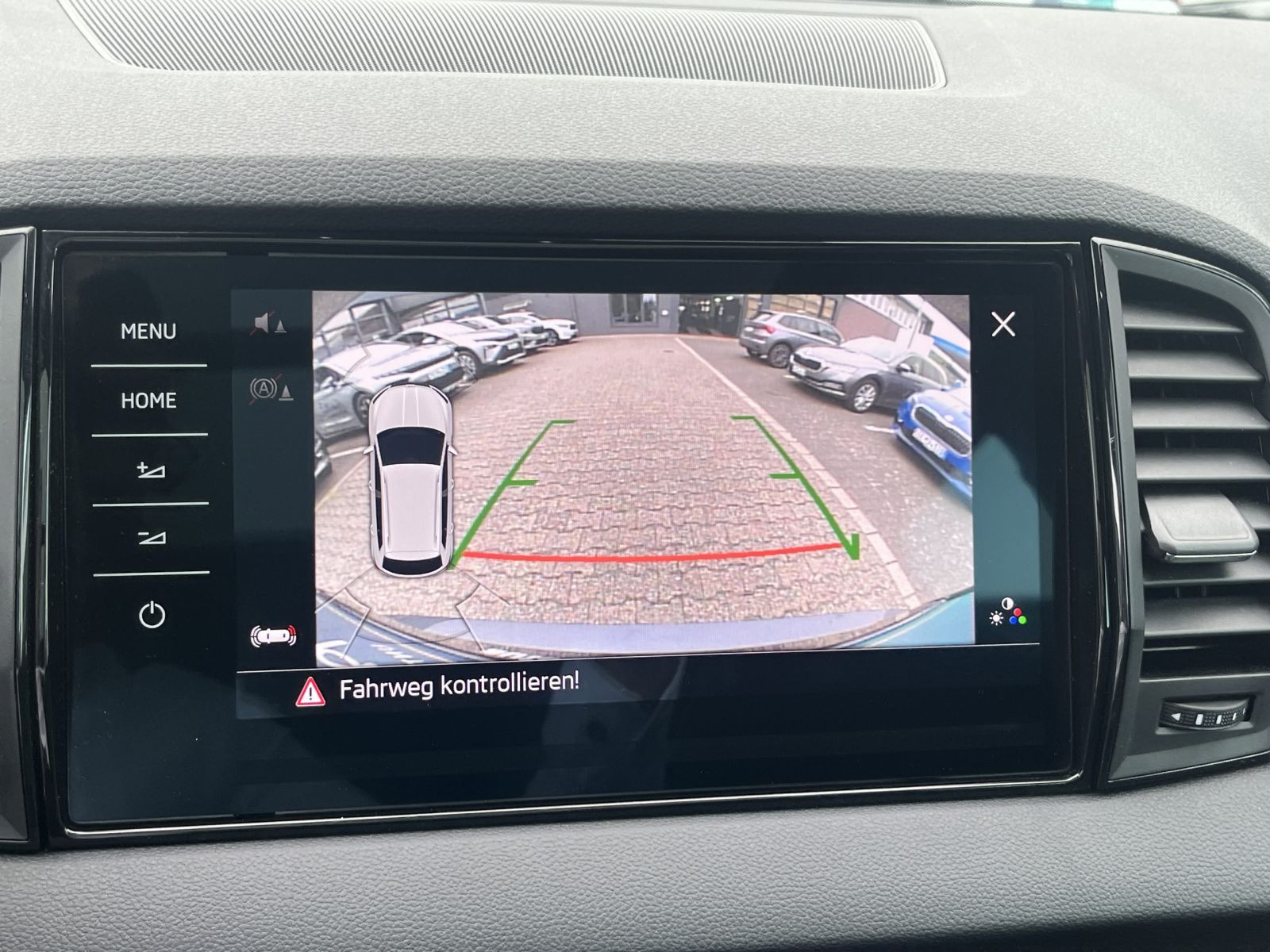 Skoda Karoq Sportline 1.5TSI DSG Navi LED Panorama ACC