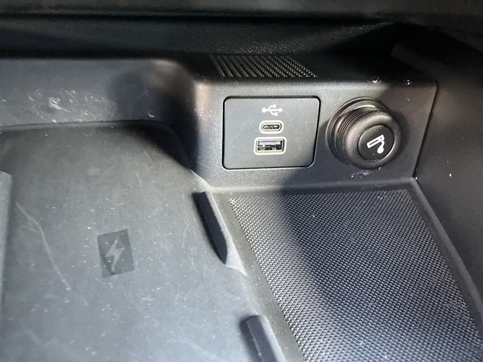 Ford Focus 1.0 Mhd ST-Line X HUD+WIPA+SHZ+TWA