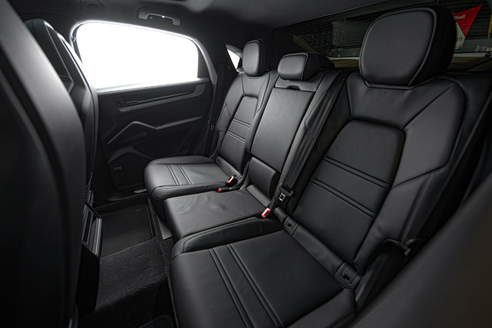 Porsche Cayenne Coupe E-Hybrid / SportDesign / VAT