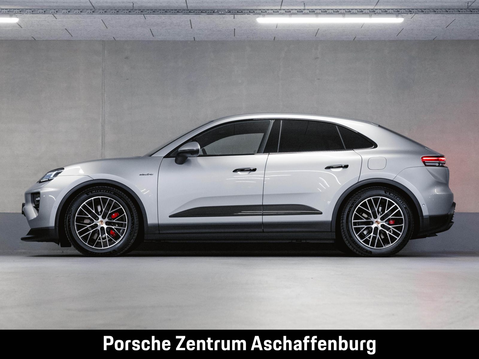Porsche Macan 4S Electric Sport Chrono Panoramadach