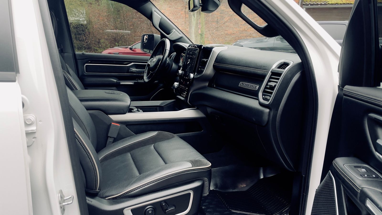 Dodge V8*4X4*OFF-ROAD*LARAMIE/SPORT*LED*AHK*GARANTE*
