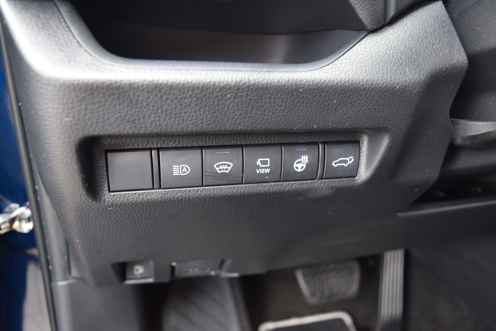 Toyota RAV 4 RAV4 Hybrid 4x2 Lounge - Samsaru's Car Outlet