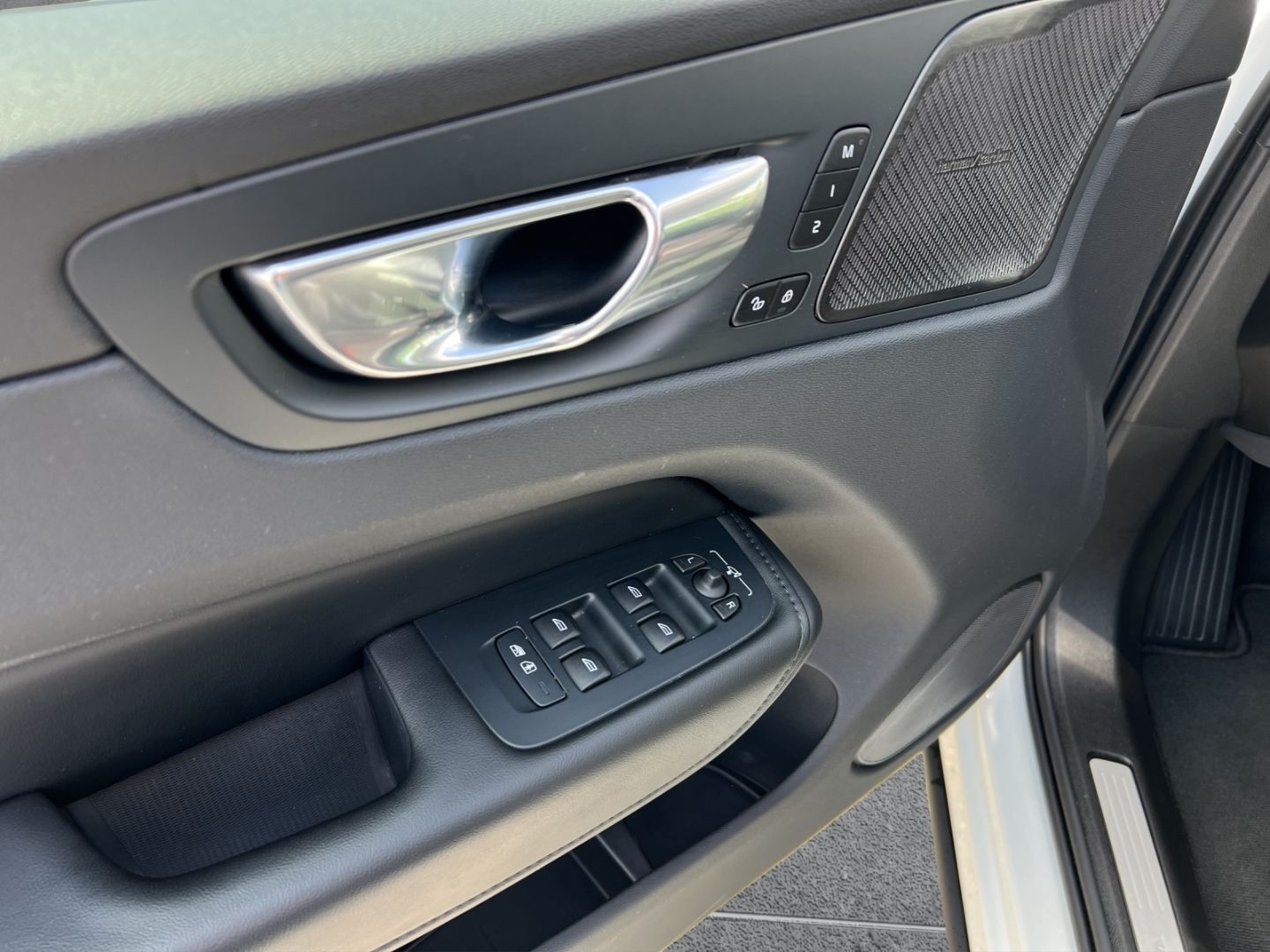 Volvo XC60 Plus Dark AWD/Harman-Kardon/SitzHz/DAB