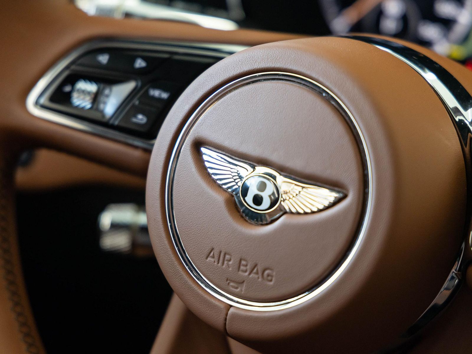 Bentley New Continental GT V8 von BENTLEY FRANKFURT