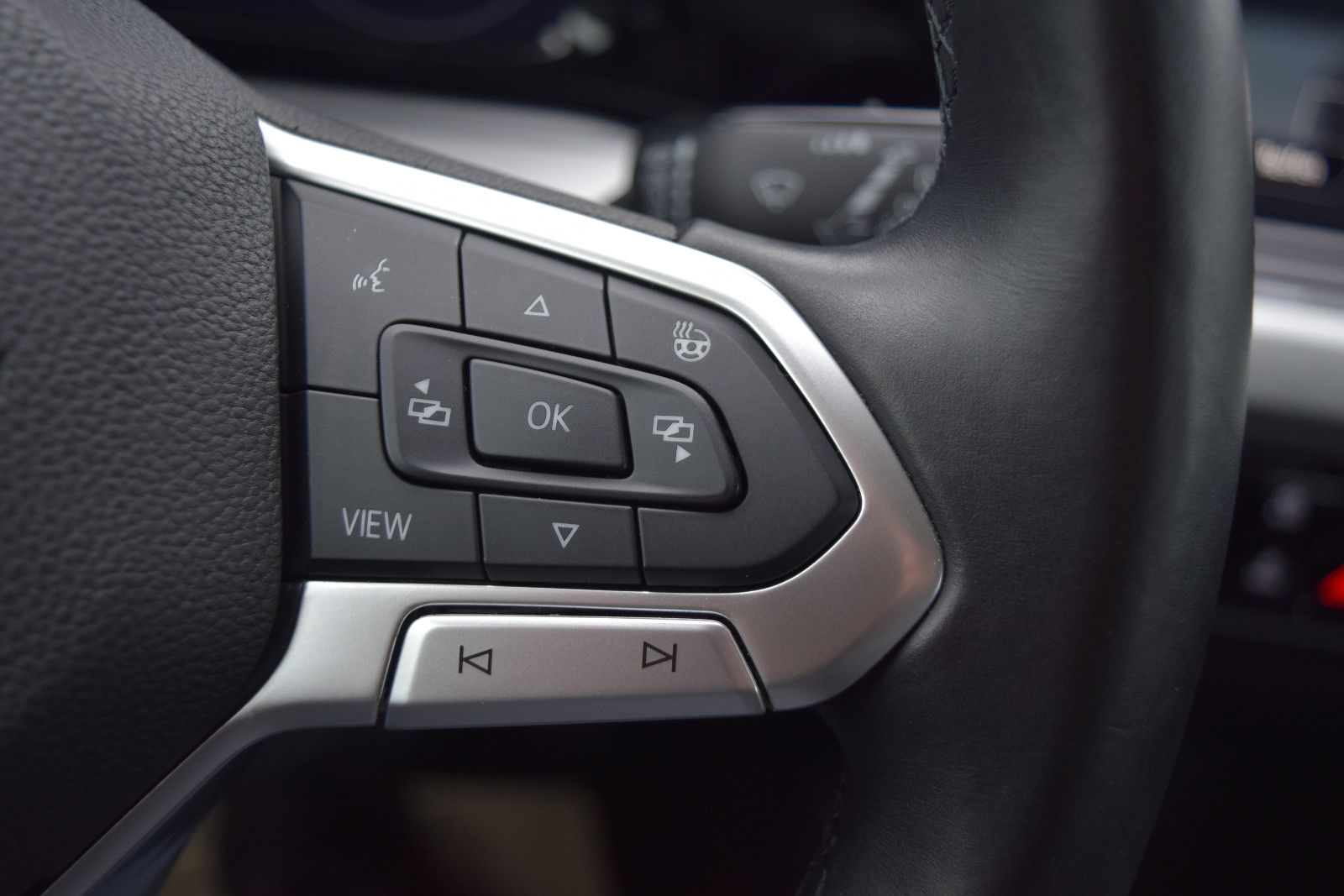 Volkswagen Golf VIII Lim. Life - Samsaru's Car Outlet