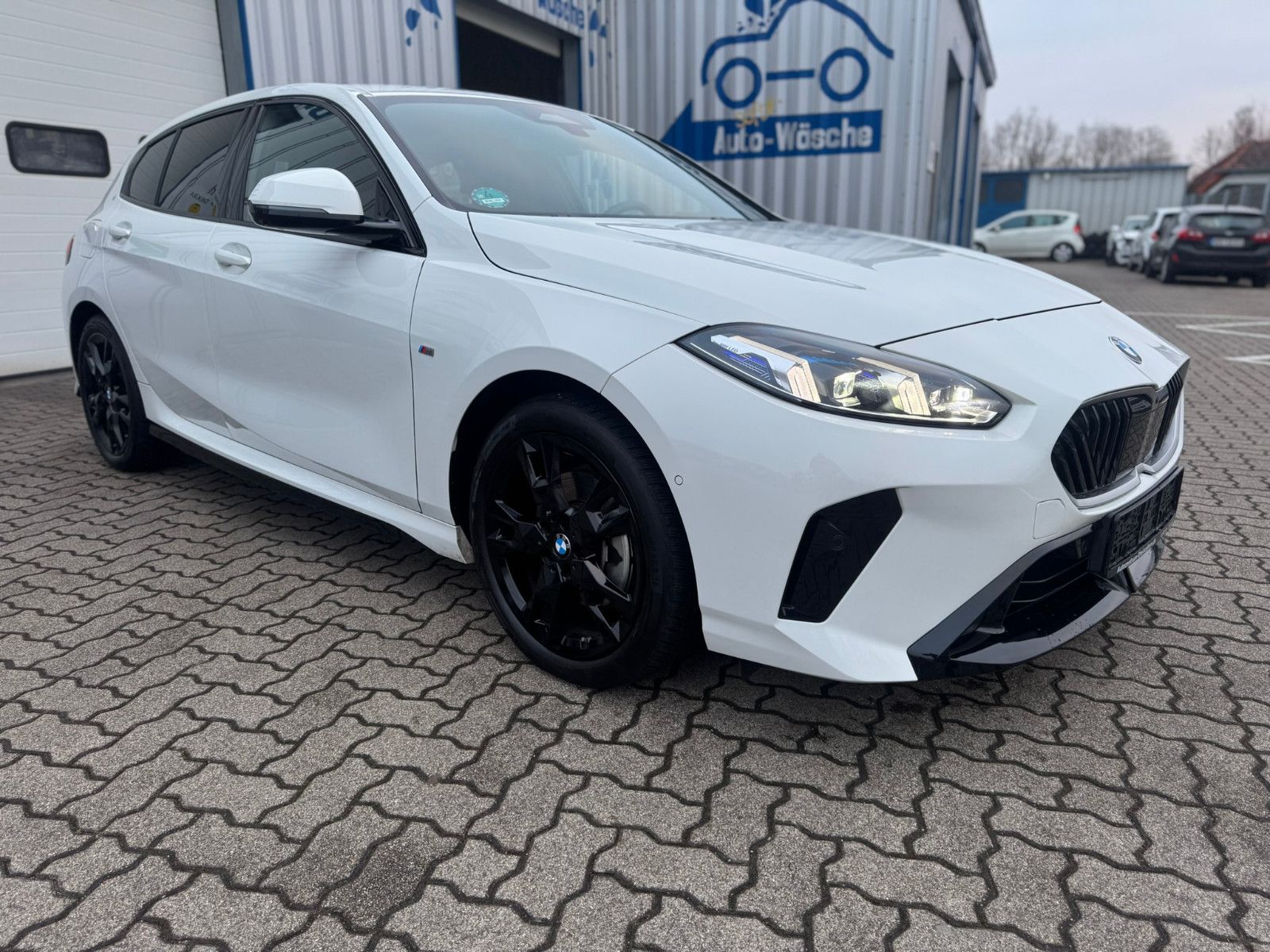 BMW 120i | M-PAKET | AUT | LED | HEAD-UP | DRIVING +