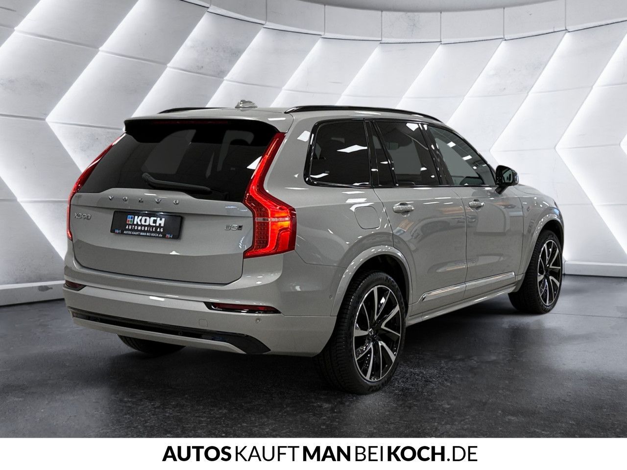 Volvo XC90 B5 D AWD Plus Dark PANO STDHz AHK VLED 360