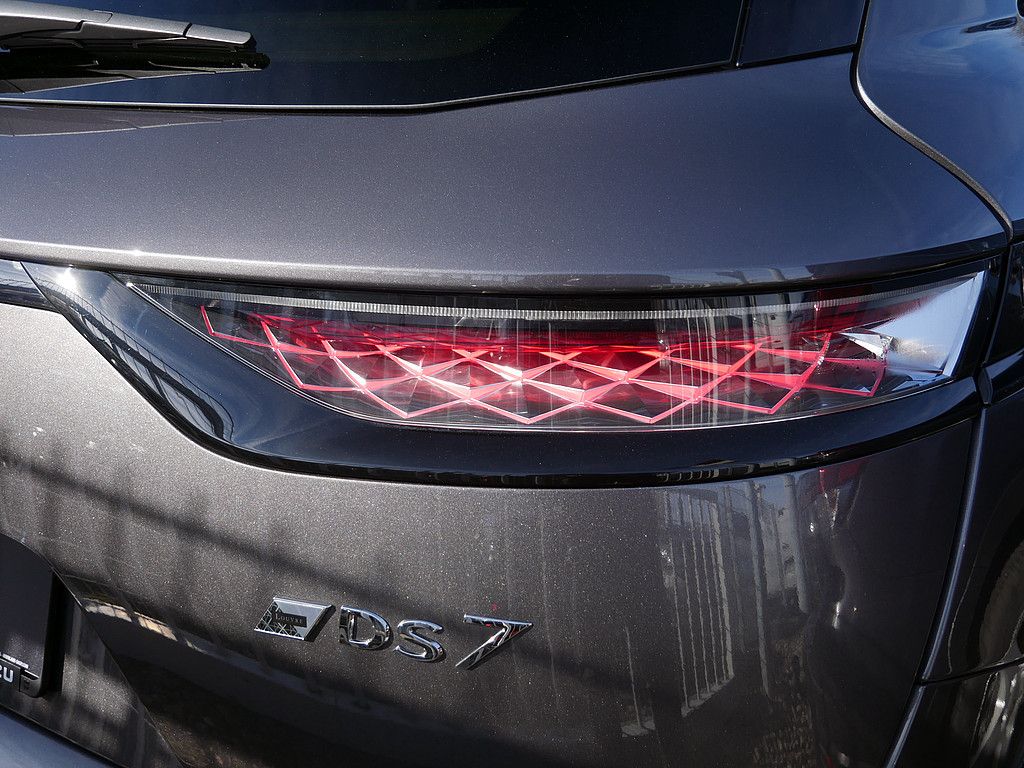 DS Automobiles DS 7 Crossback E-Tense Louvre 4x4 AKTIVSITZE LED