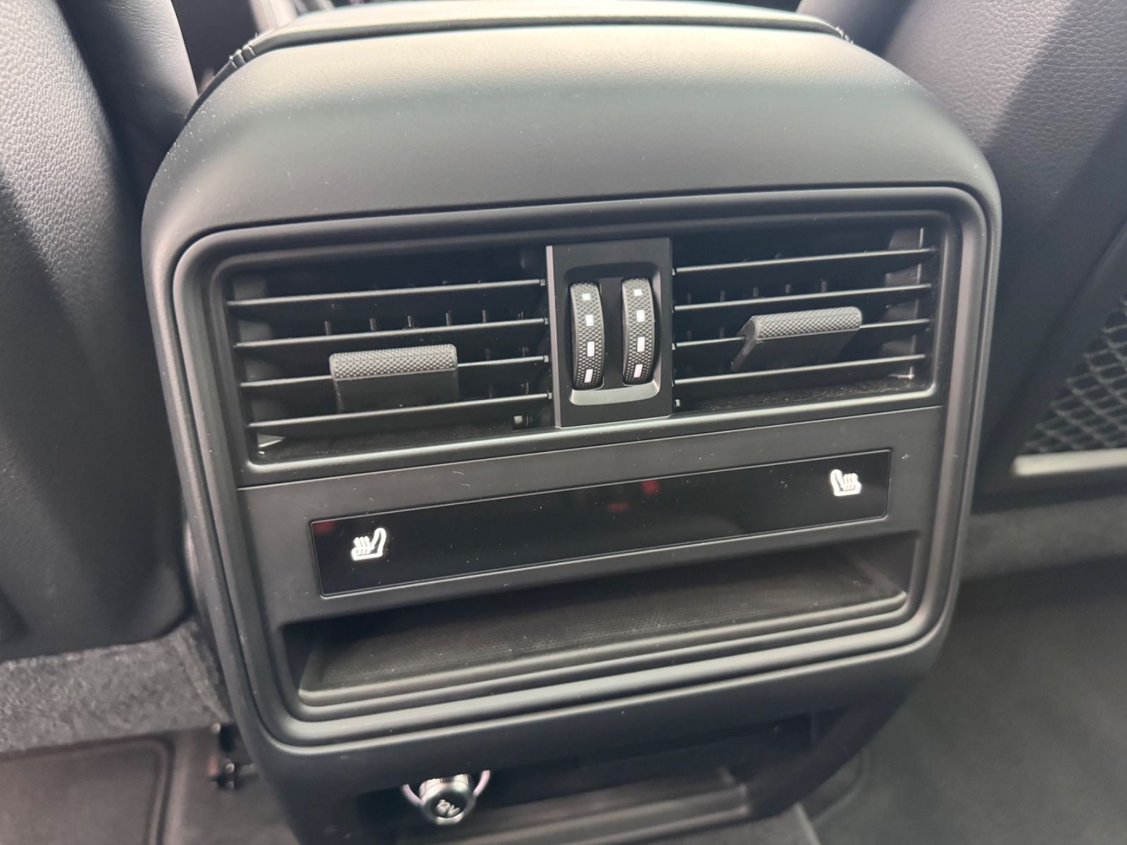Porsche E-Hybrid Coupé INNODRIVE-LUFTF-PANO-MASSAGE-VOLL
