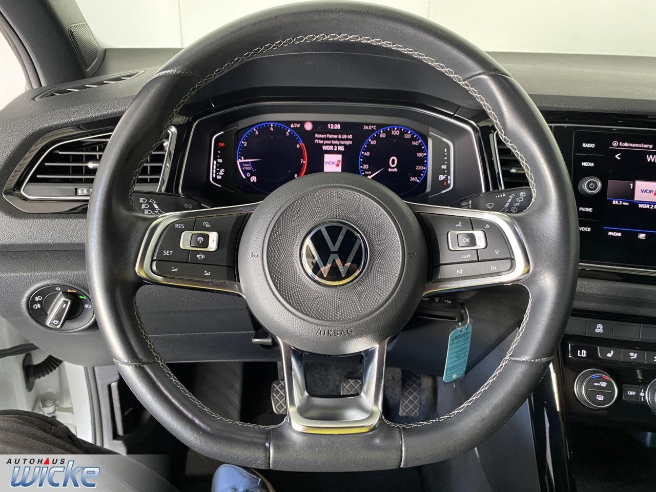 Volkswagen T-Roc 1.5 TSI Style - Samsaru's Car Outlet