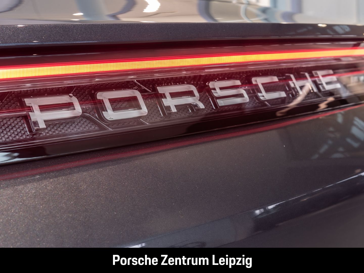 Porsche Taycan 4 Massage Sitzlüftung Bose ACC SportChron