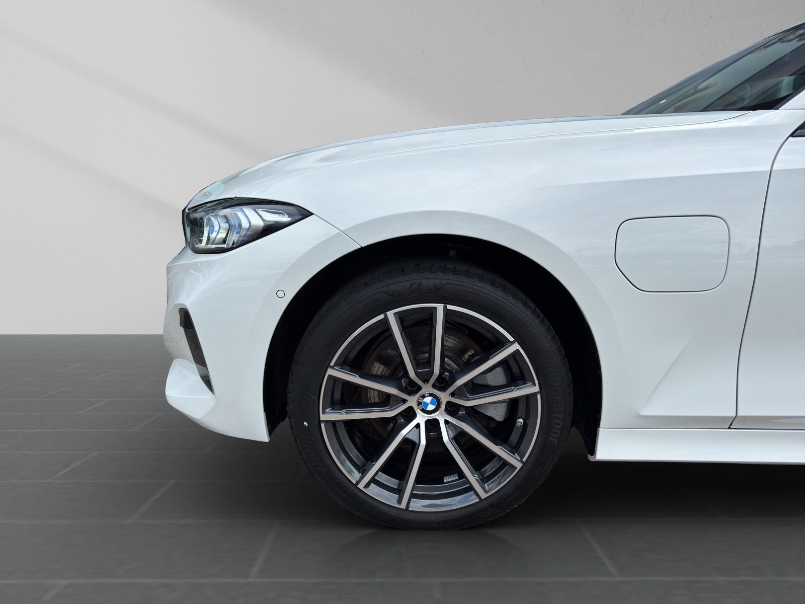 BMW 330e xDrive Touring 18" AHK ACC ab 379€ mtl. o.