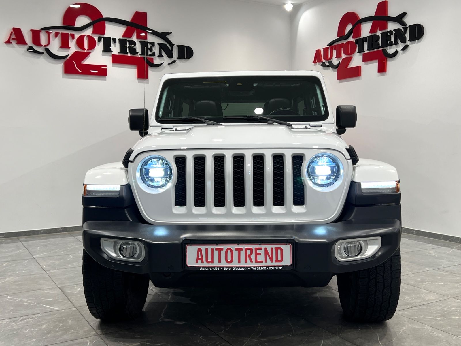 Jeep Wrangler Unlimited Sahara Softtop Sky One-Touch