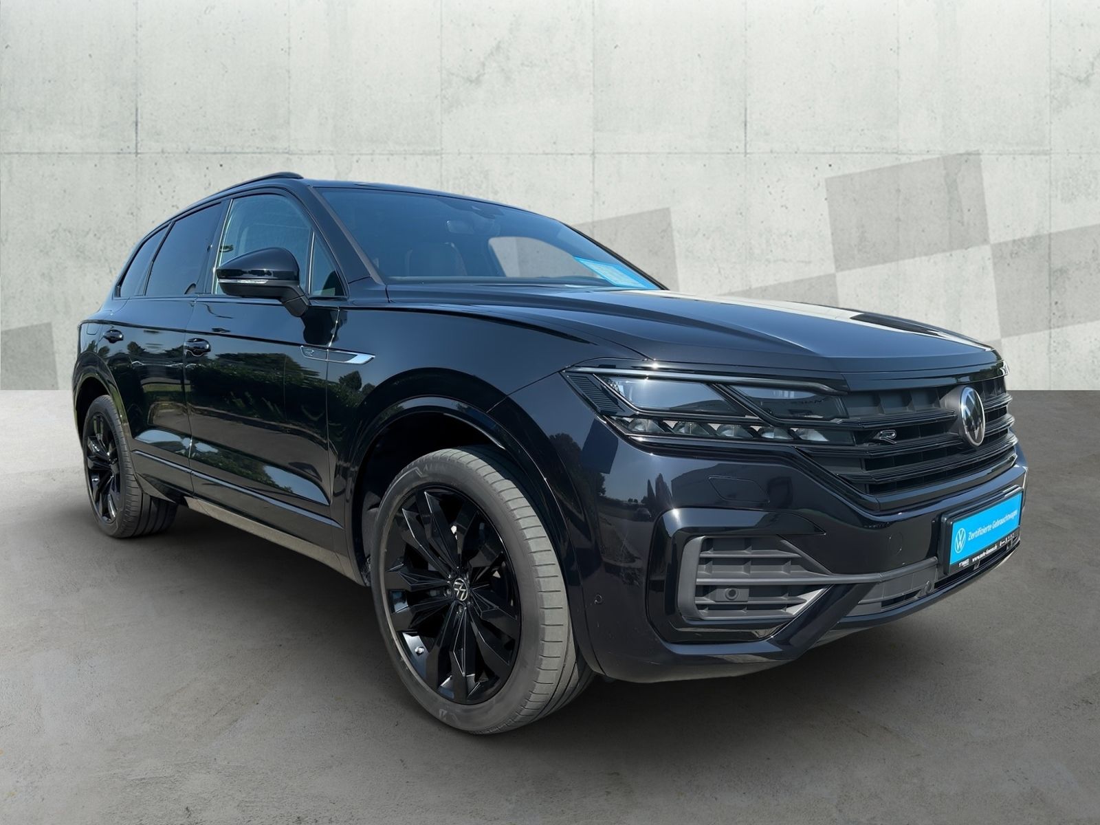 Volkswagen Touareg 3.0 V6 TDI DSG 4M R-LINE BLACK - Samsaru's Car Outlet