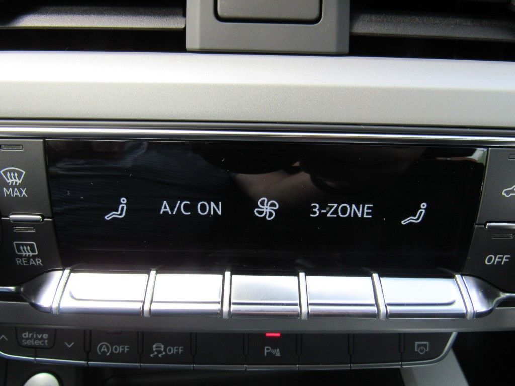 Audi A4 Avant 40 TFSI S-Tron. - Samsaru's Car Outlet