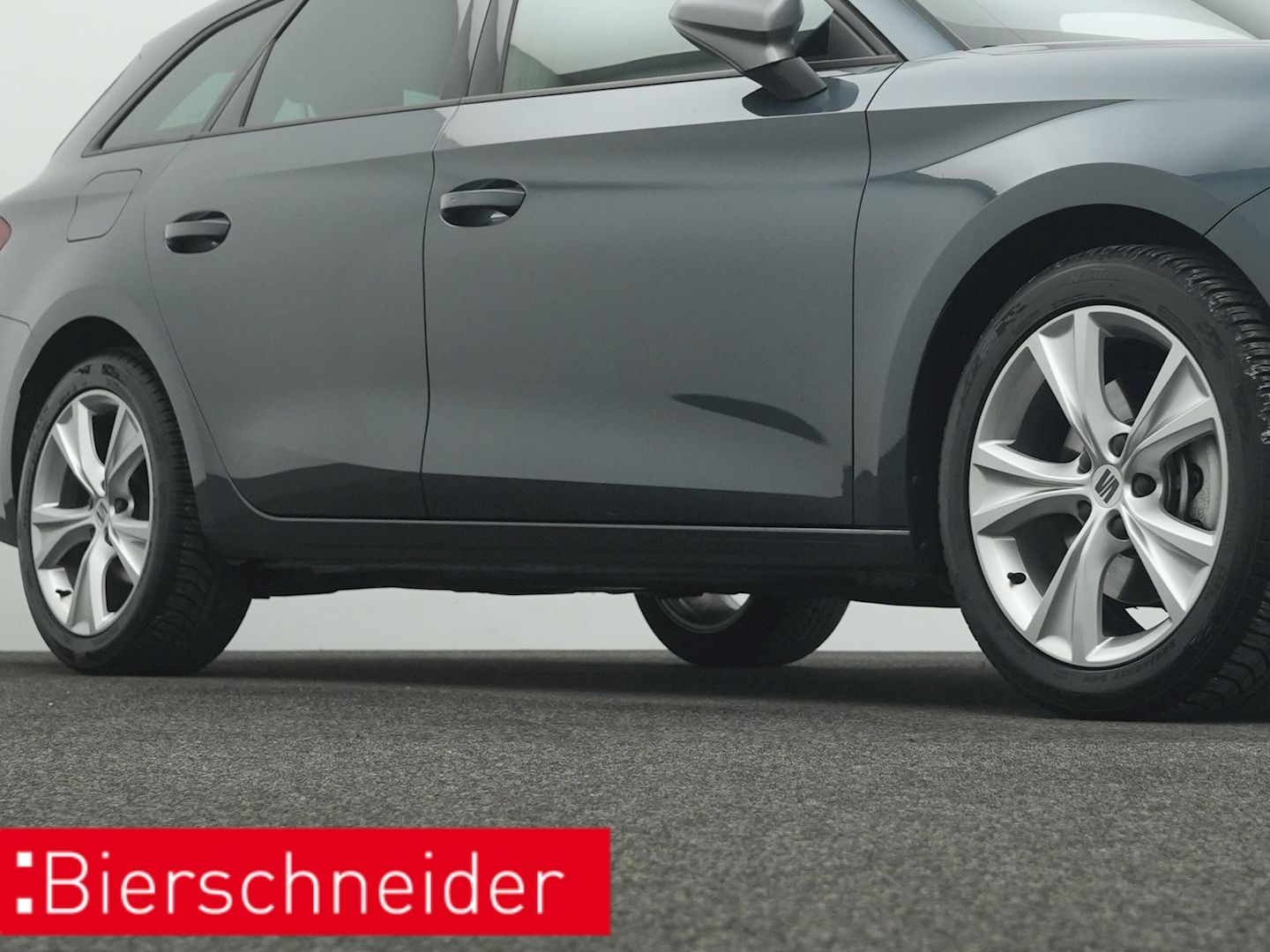 Seat Leon Sportstourer 2.0 TDI DSG FR NAVI AHK LED
