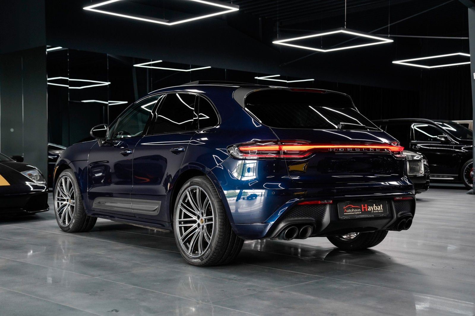 Porsche Macan T - Samsaru's Car Outlet