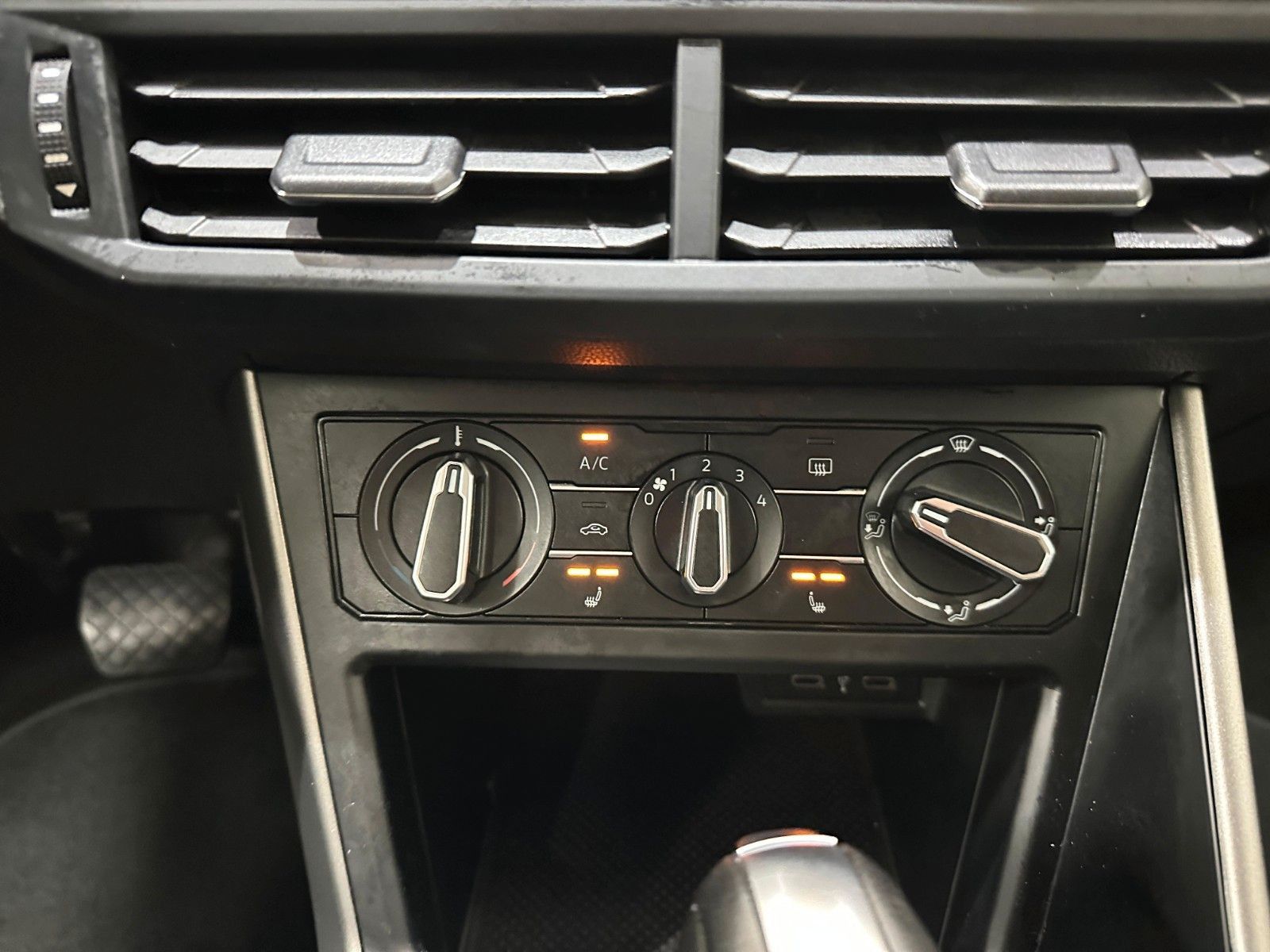Volkswagen Polo VI 1.0 TSI Automatik - Samsaru's Car Outlet
