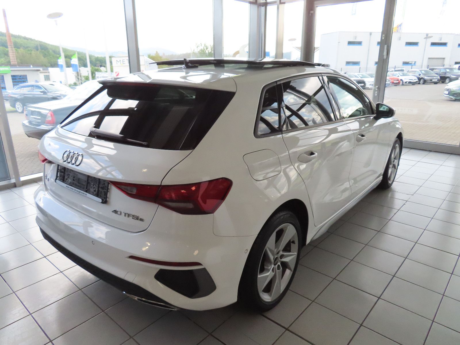 Audi A3 Sportback 40 TFSI e S line - Samsaru's Car Outlet