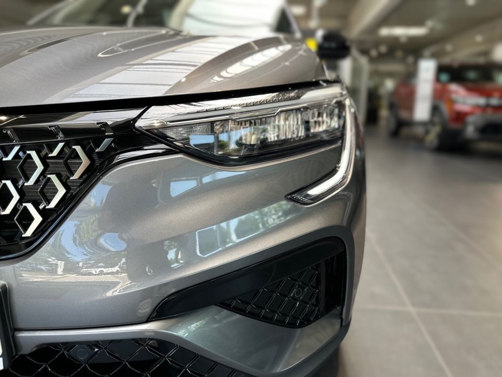 Renault Arkana TECHNO E-Tech Full Hybrid - Samsaru's Car Outlet