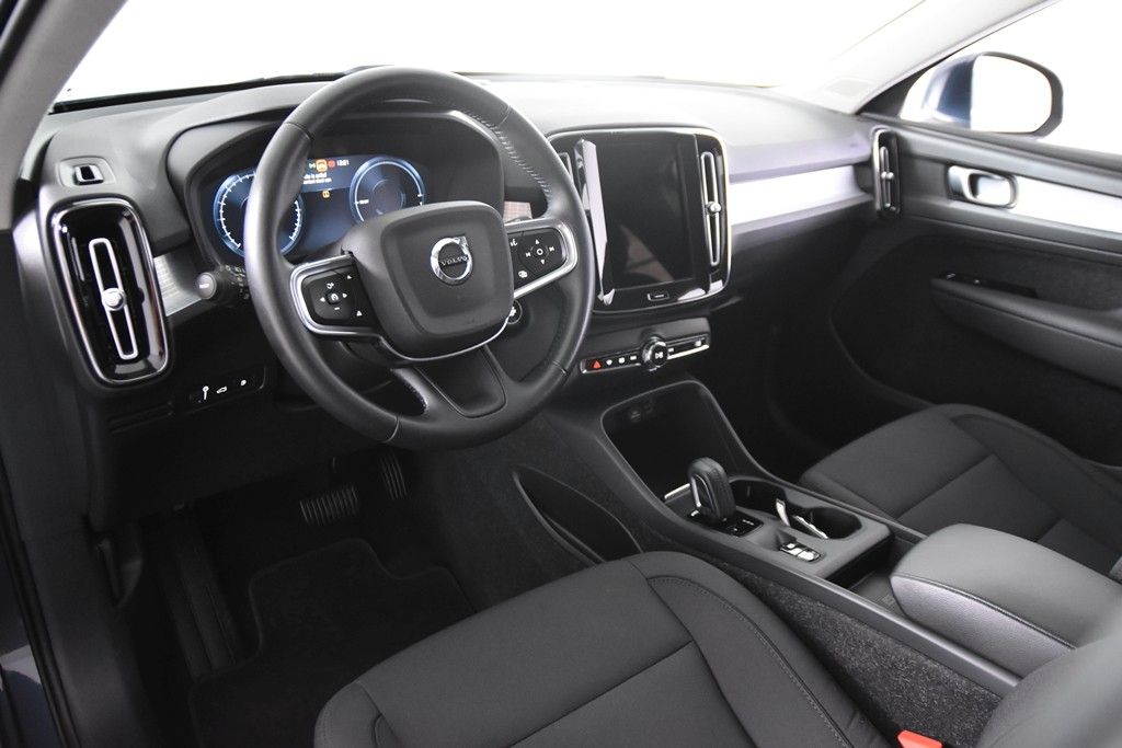 Volvo XC40 T4 Recharge Inscription - Samsaru's Car Outlet