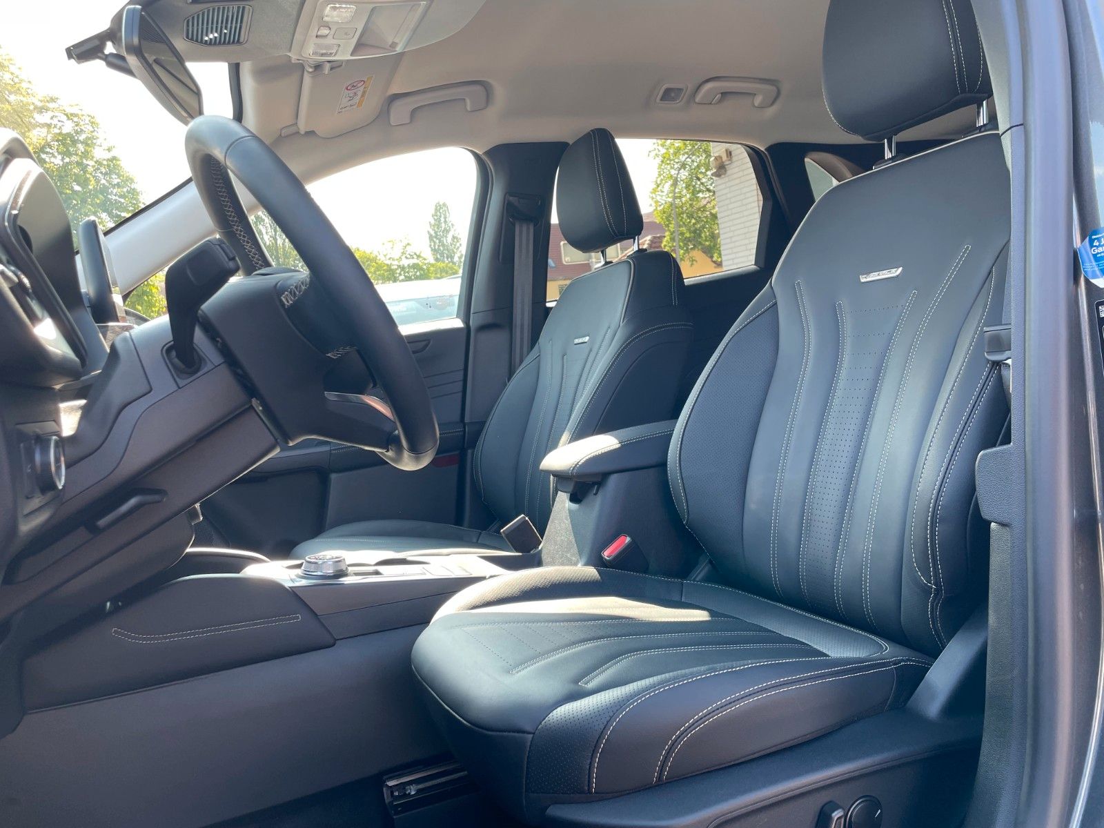 Ford Kuga FHEV Vignale - Samsaru's Car Outlet