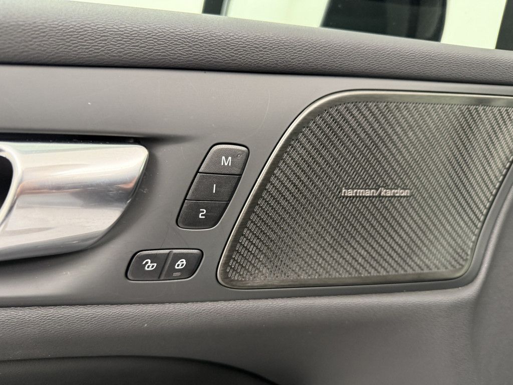 Volvo V60 Kombi T6 Plus Dark Recharge Plug-In Hybrid A