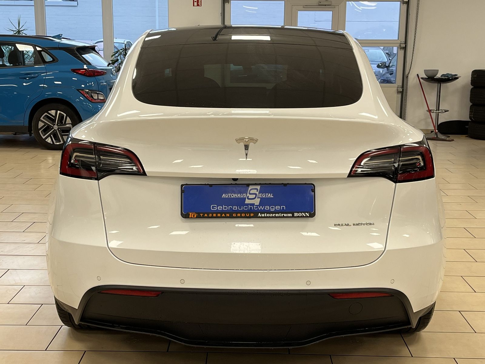 Tesla Model Y Maximale Reichweite Dual AWD ACC Pano