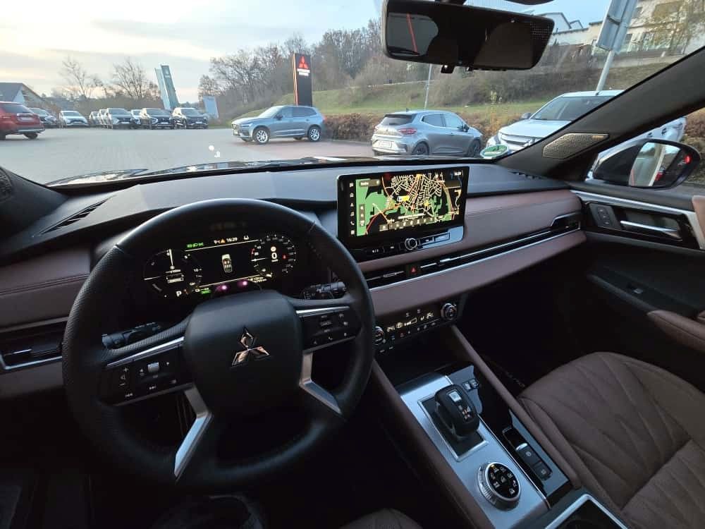 Mitsubishi PHEV Outlander Top LUXURY//0,99% FINANZIERUNG