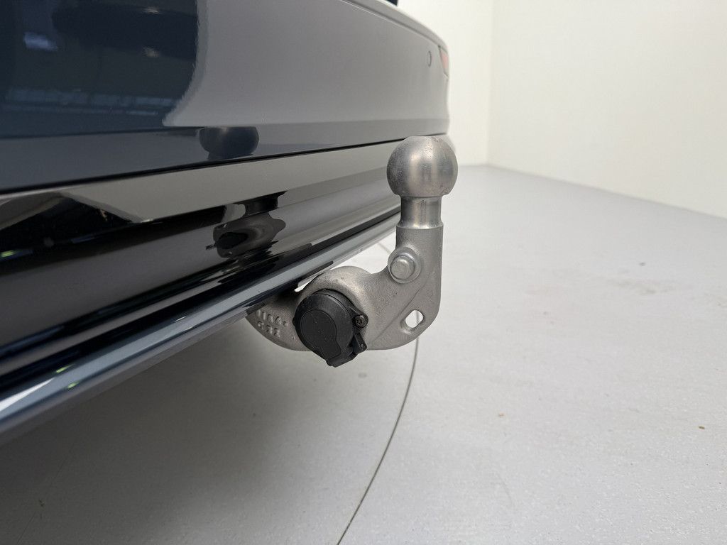 Volvo V60 T8 Ultra Dark Plug-In Hybrid AWD PANO 360°