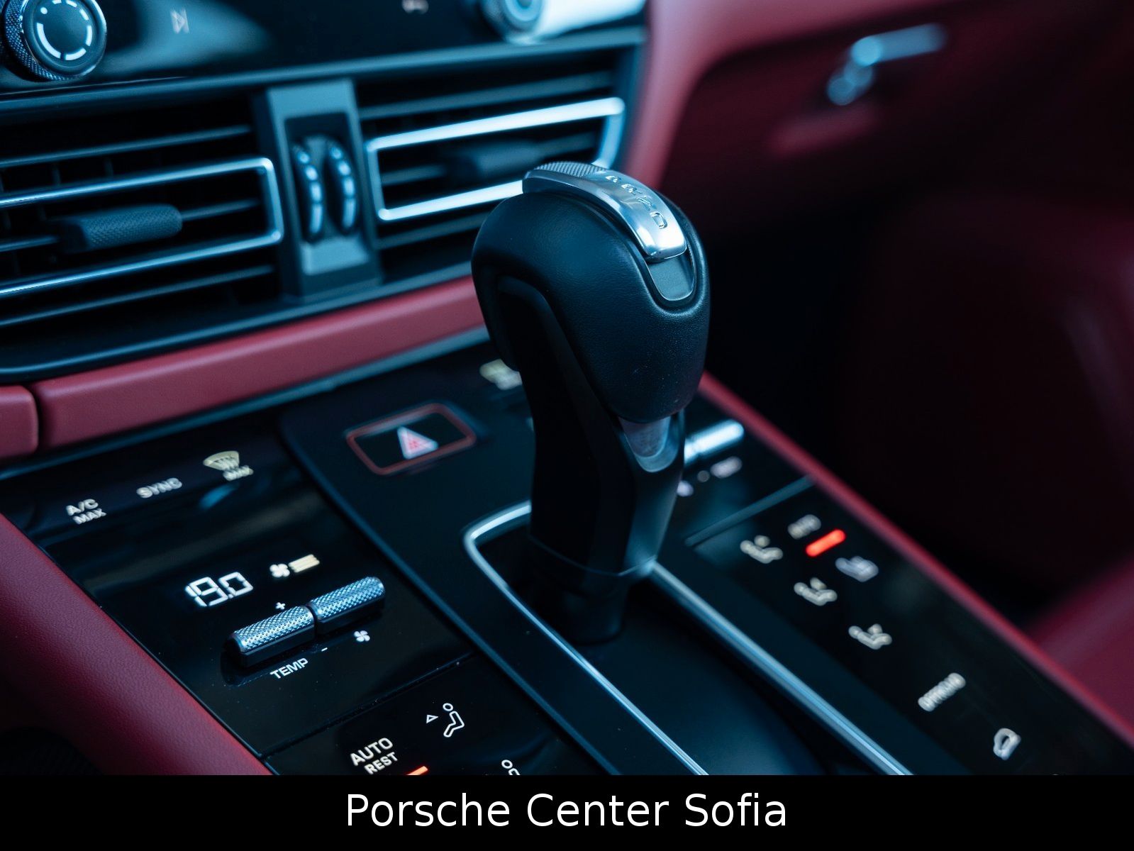 Porsche Macan T
