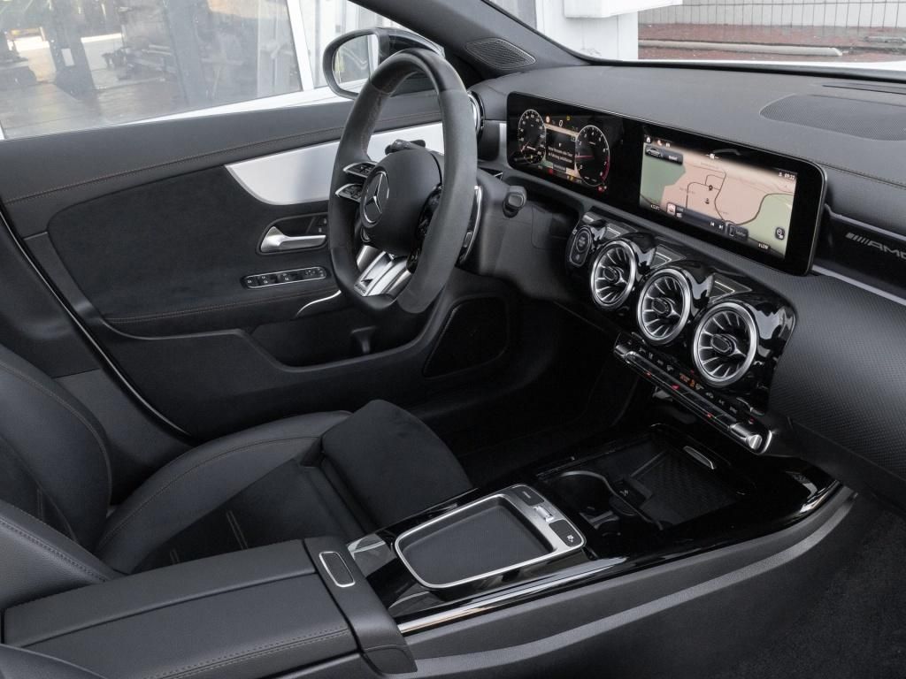 Mercedes-Benz AMG CLA 35 4MATIC Coupé - Samsaru's Car Outlet