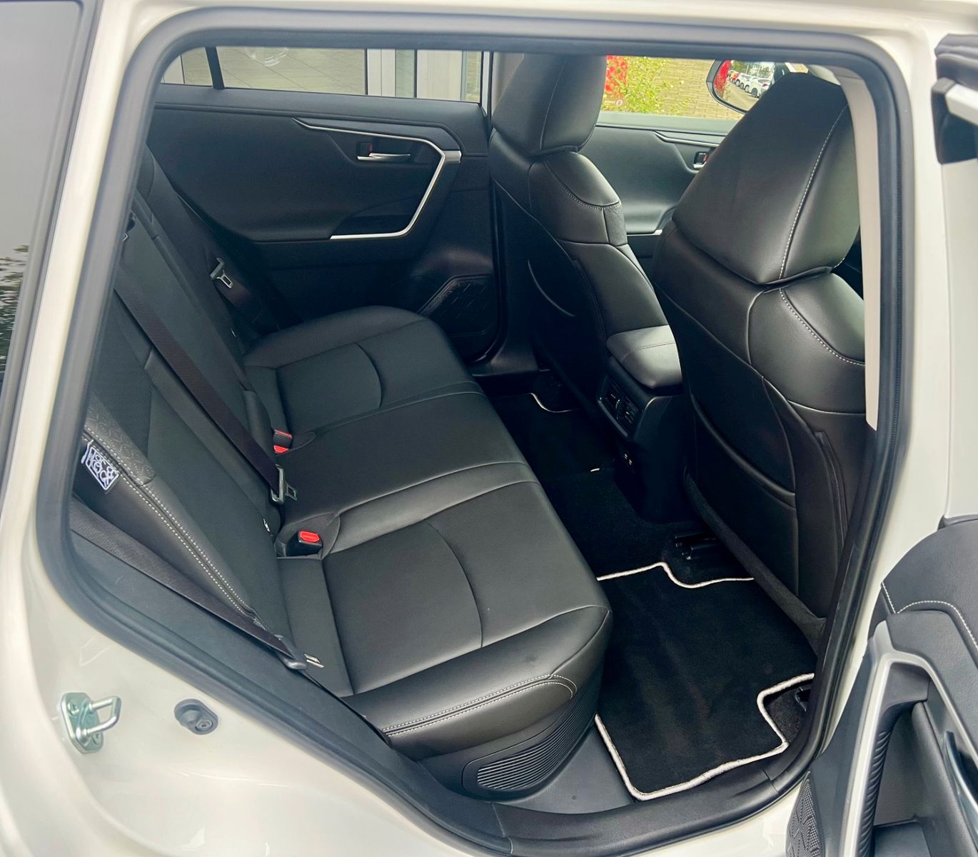 Toyota RAV 4 Hybrid 4x4 Team Deutschland AWD*4WD*NAVI