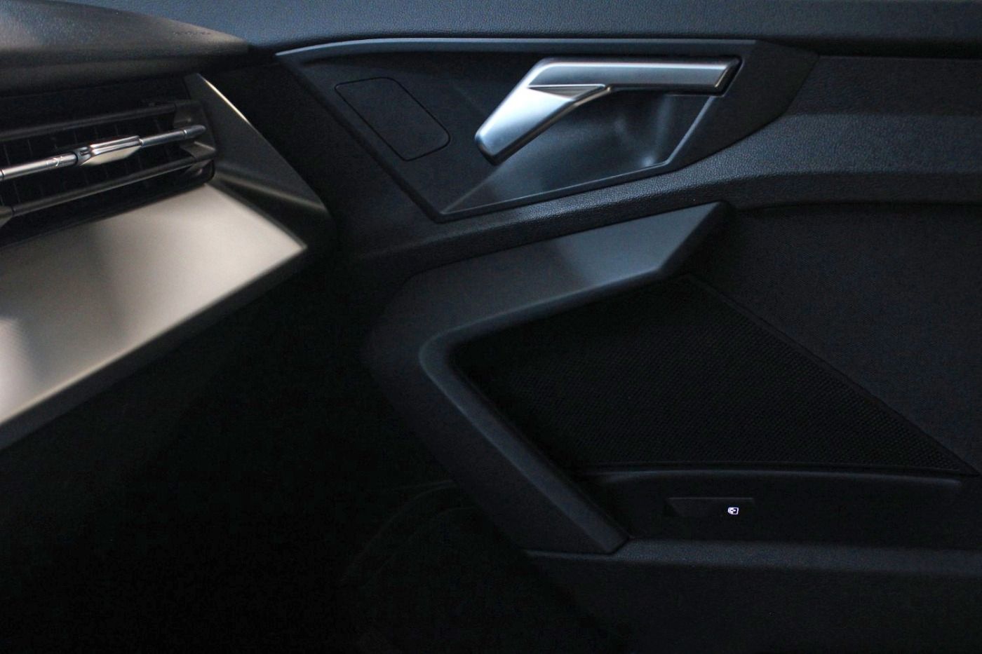 Audi A3 35 2.0 TDI advanced AHK|Garantie|SHZ|NAV|APP