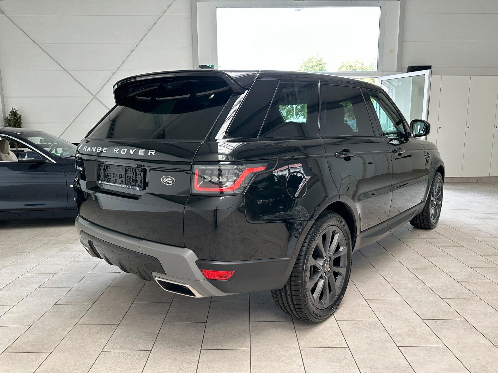 Range Rover Sport D250 S - Samsaru's Car Outlet