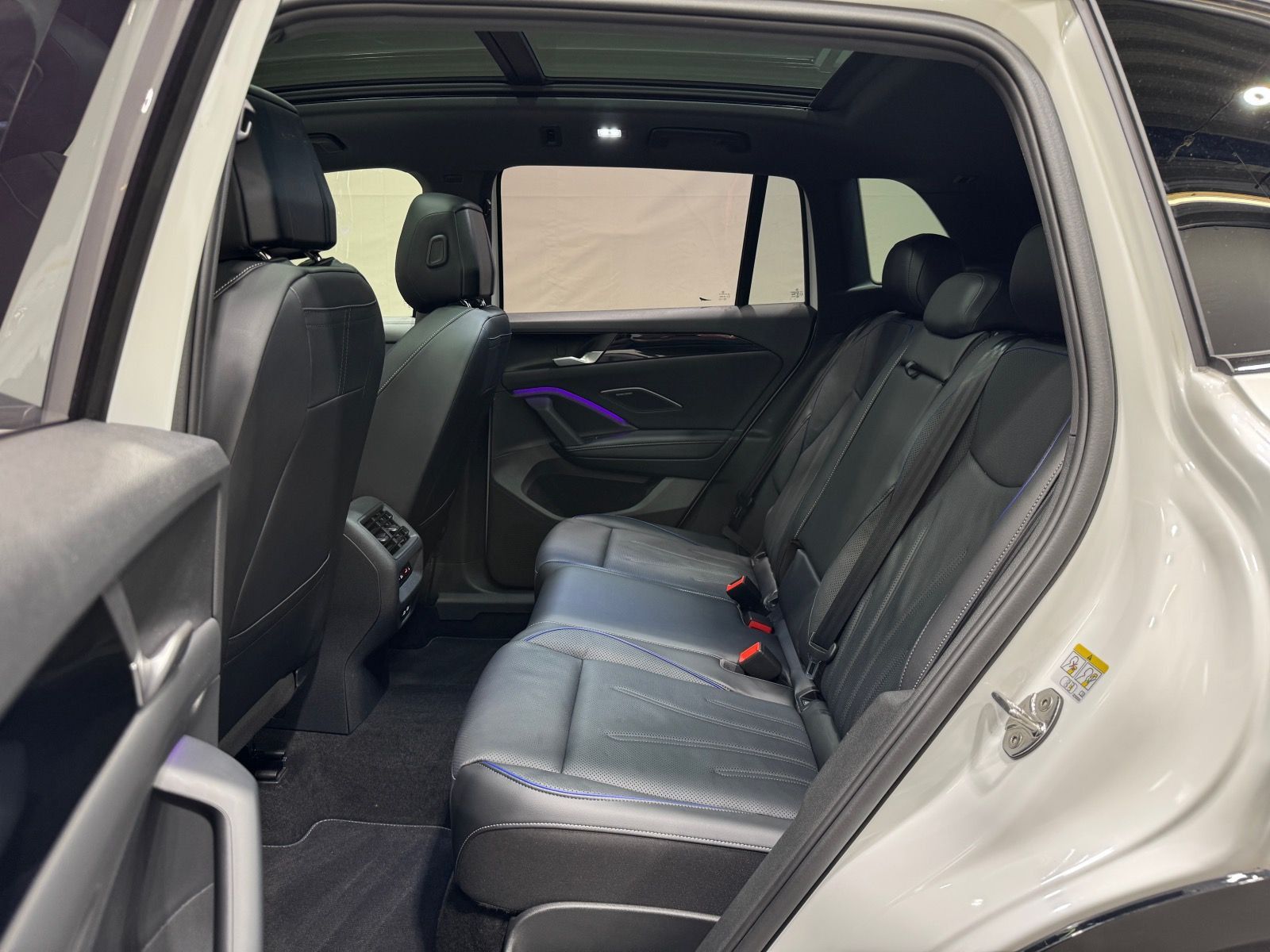 Volkswagen Tiguan R-Line 1.5 TSI eHybrid | MATRIX NAVI PANO
