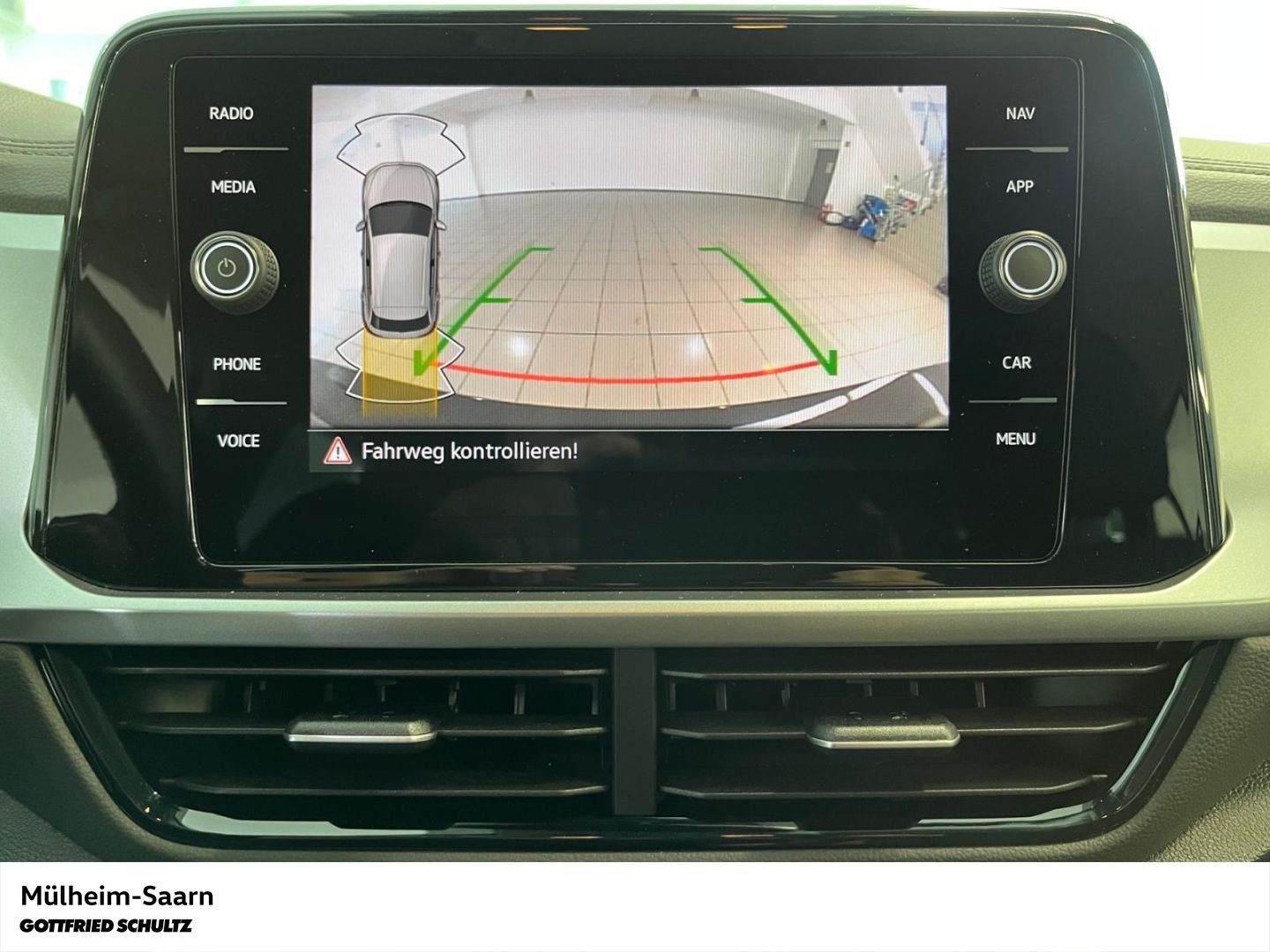 Volkswagen T-Roc 1.5 TSI DSG - Samsaru's Car Outlet
