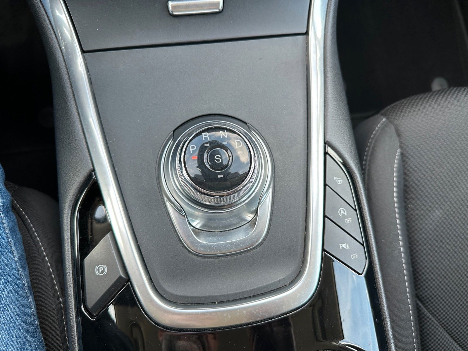 Ford S-MAX Titanium*NAVI*LED*AHK*KAMERA*ACC*
