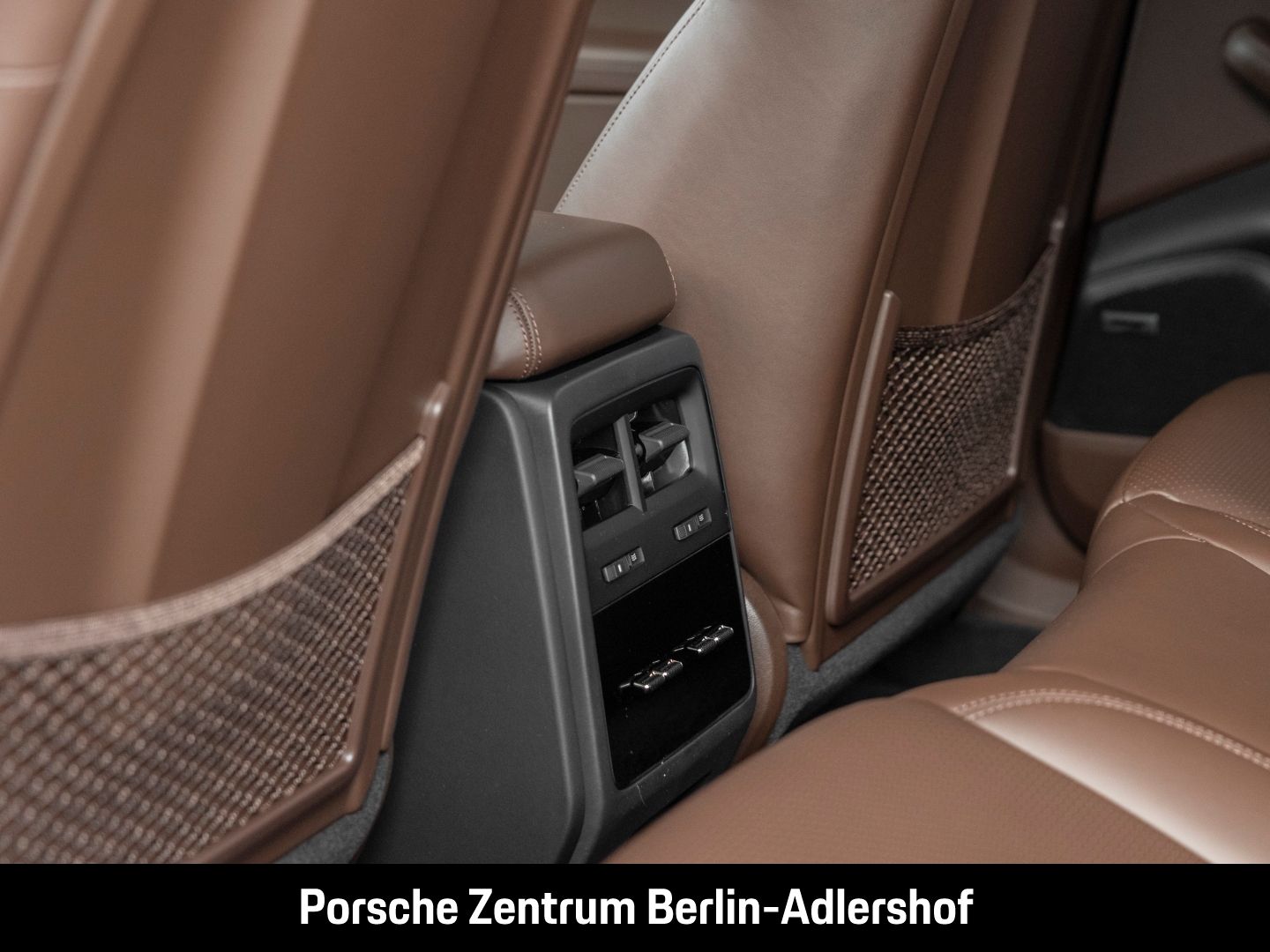 Porsche Macan Turbo - Samsaru's Car Outlet
