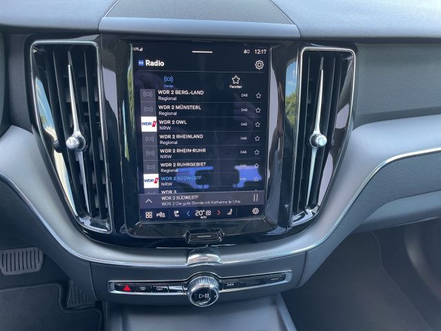 Volvo XC60 B4 Essential - Samsaru's Car Outlet