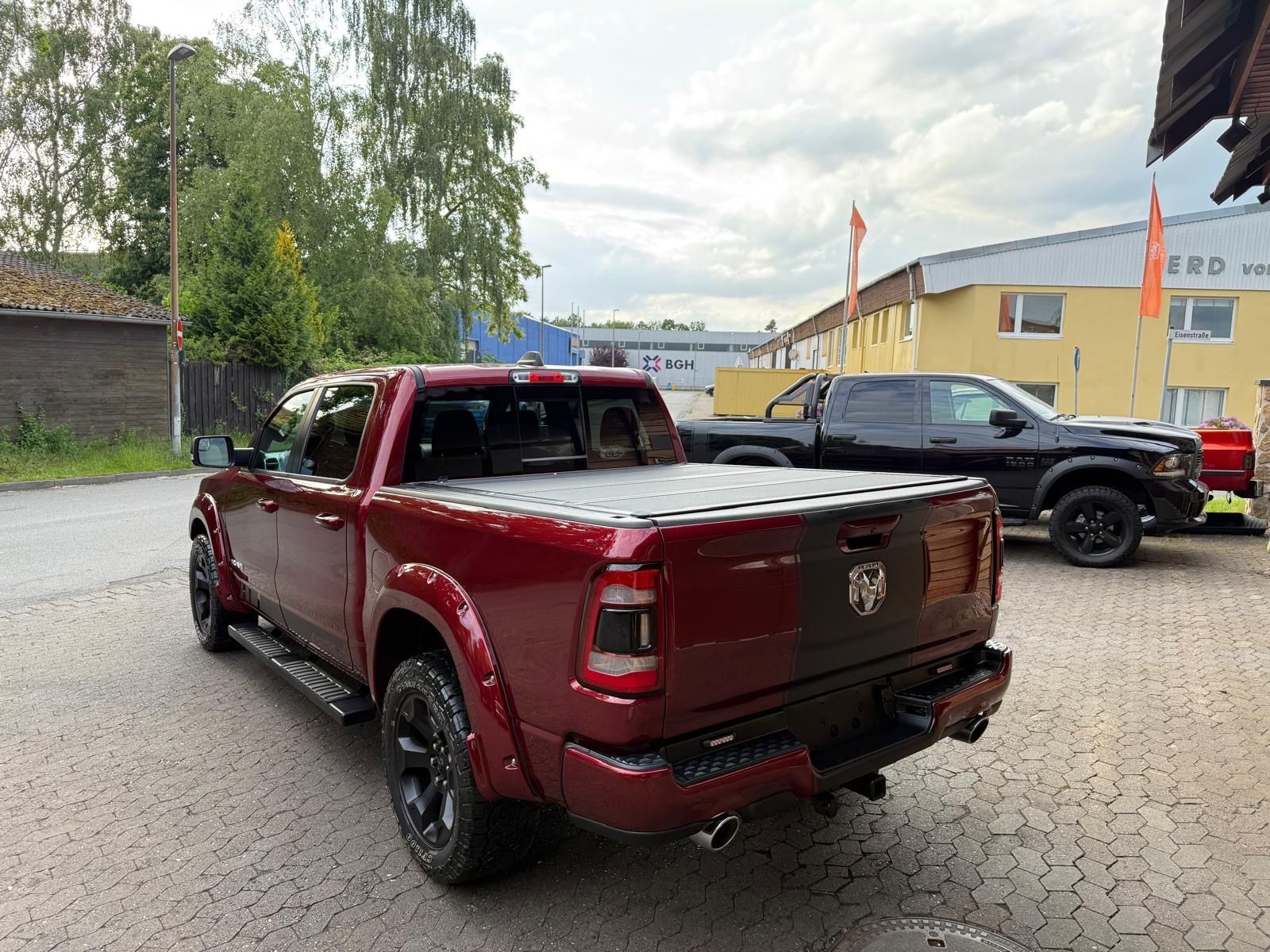 Dodge 5.7*4X4*OFFROAD*LIFT*AHK*NAVI*GARANTIE*ABDECKUNG