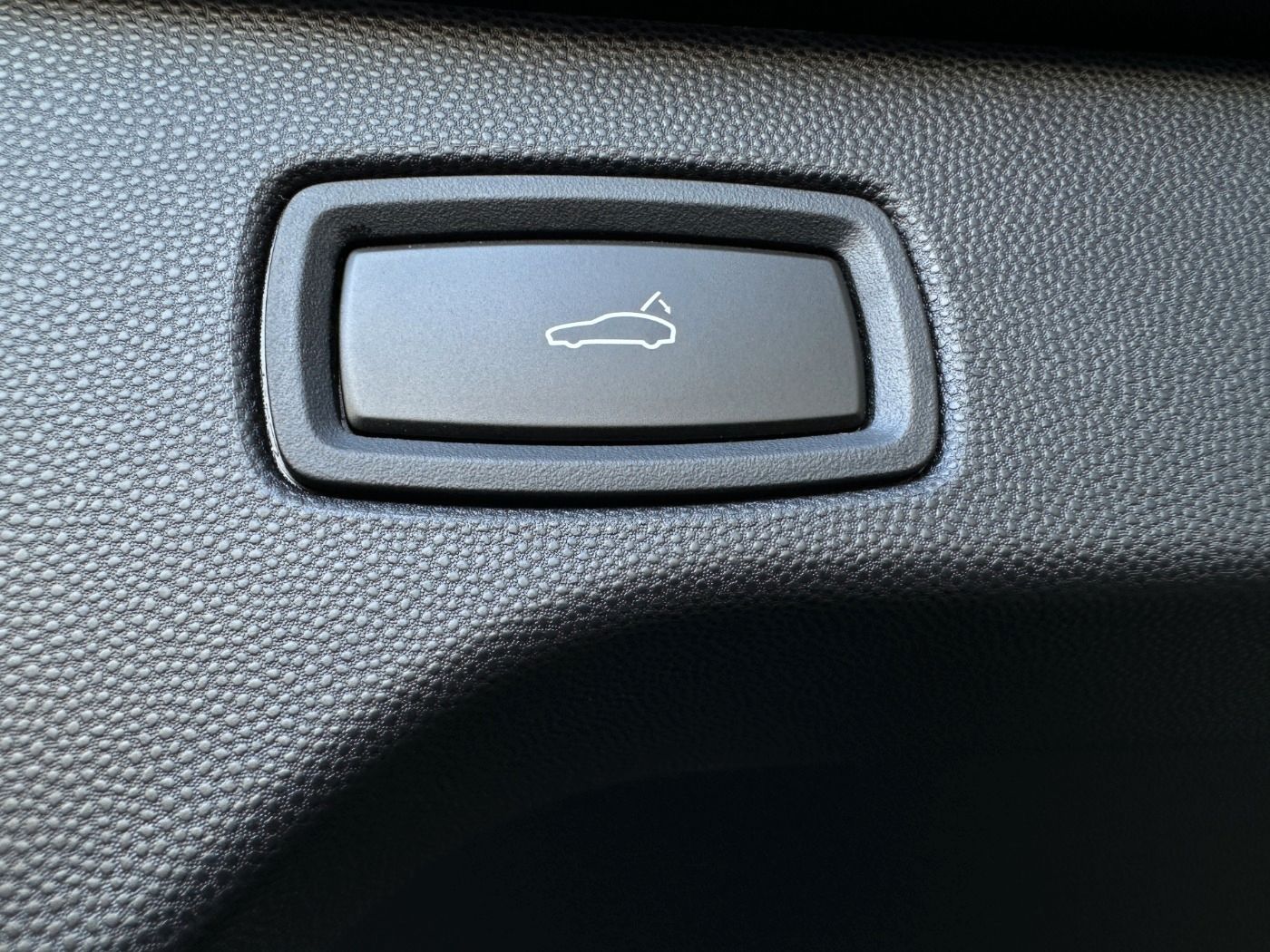 Porsche Macan - Samsaru's Car Outlet