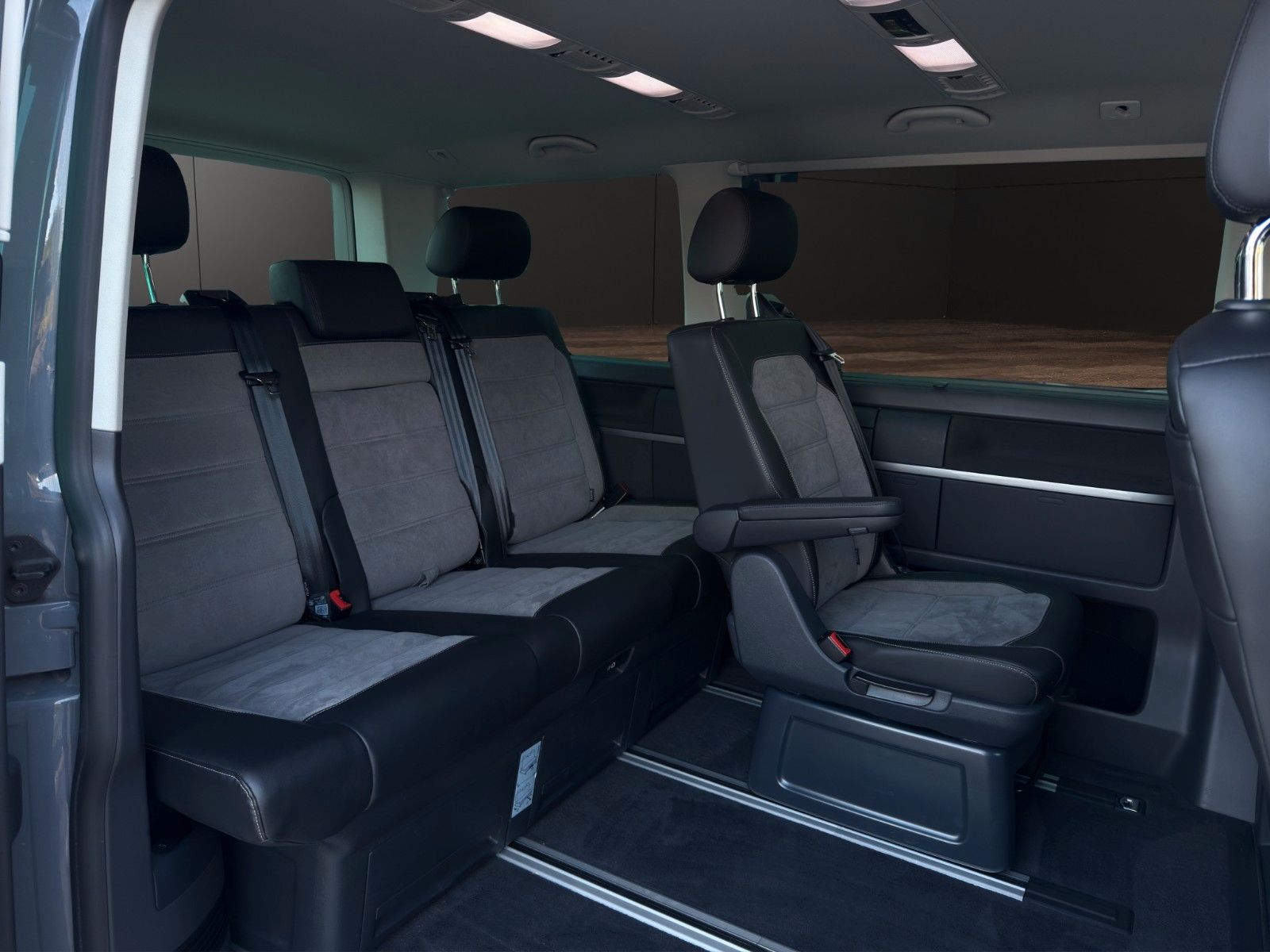 Volkswagen T6.1 Multivan - Samsaru's Car Outlet